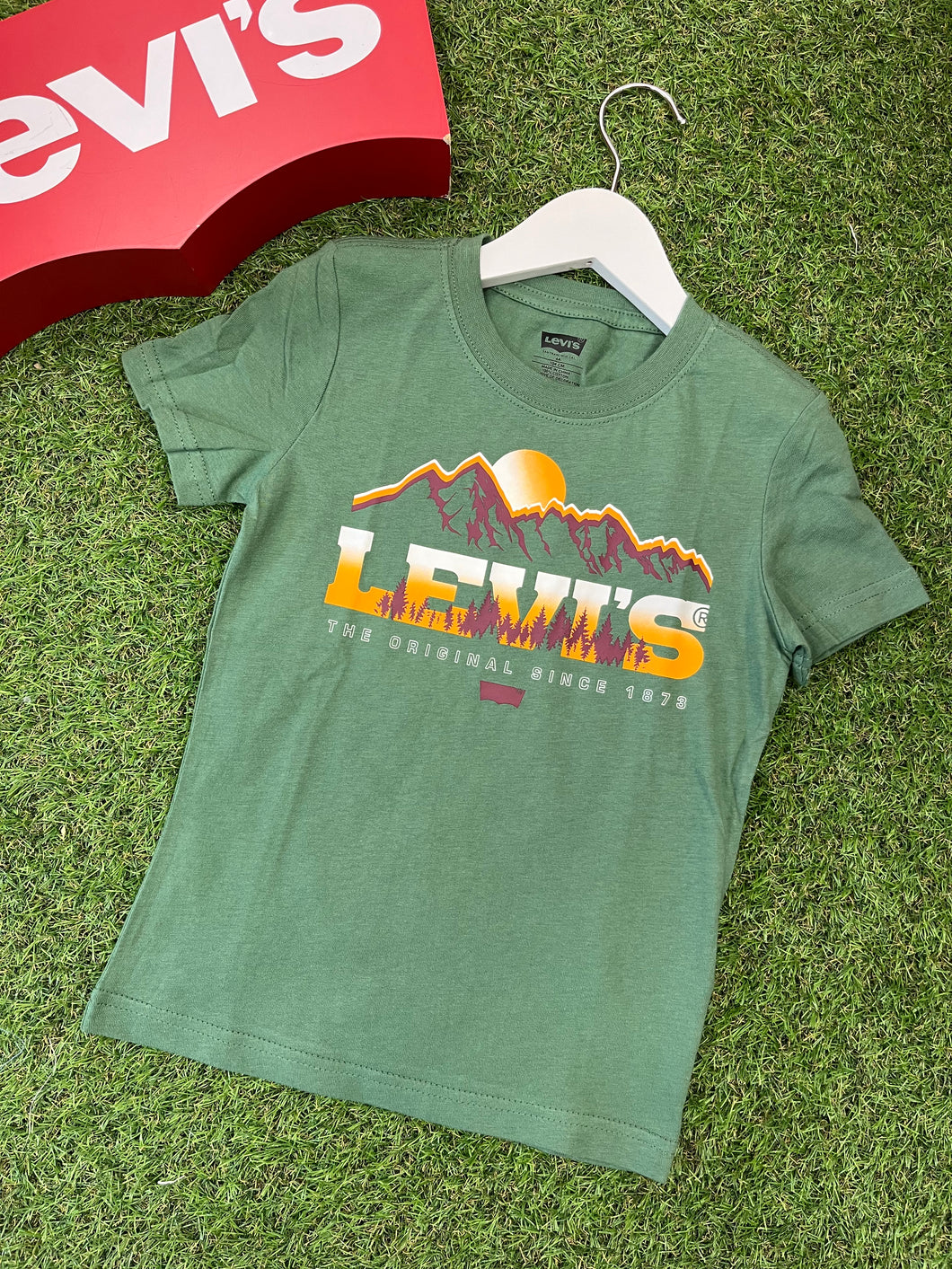 AW Levis sunrise myrtle TShirt