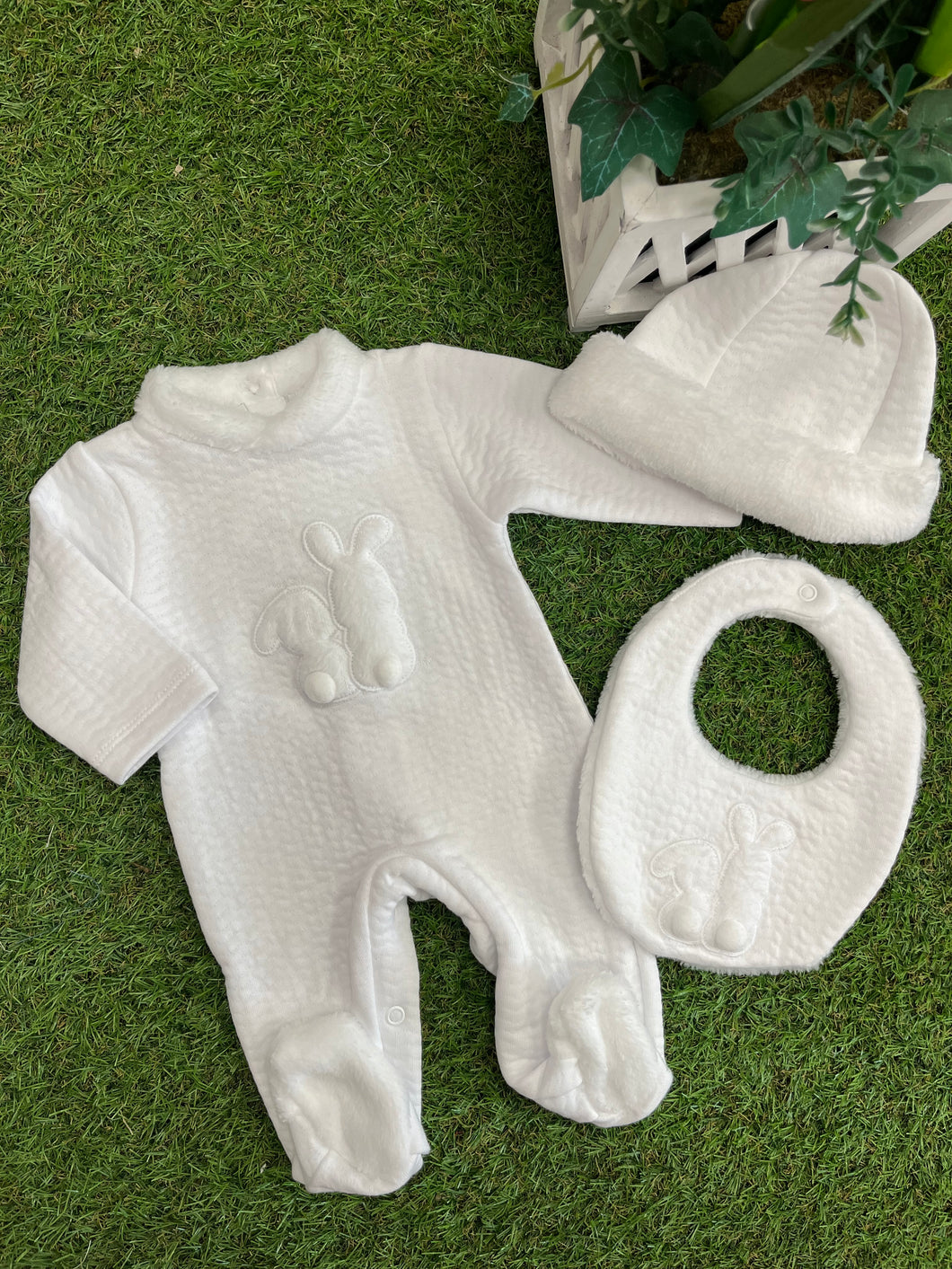 Deolinda Unisex white bunny babygrow - in giftbox(BABYGROW ONLY)