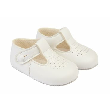 Baypod white soft pram shoes